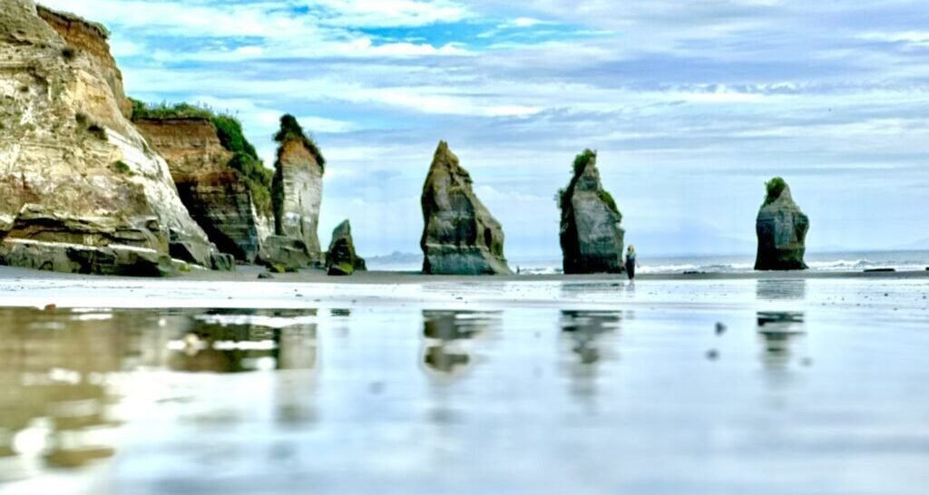 three sister mountain wellington- nztraveller
