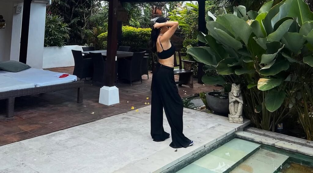 Anna Sharma hot and glamorous pictures