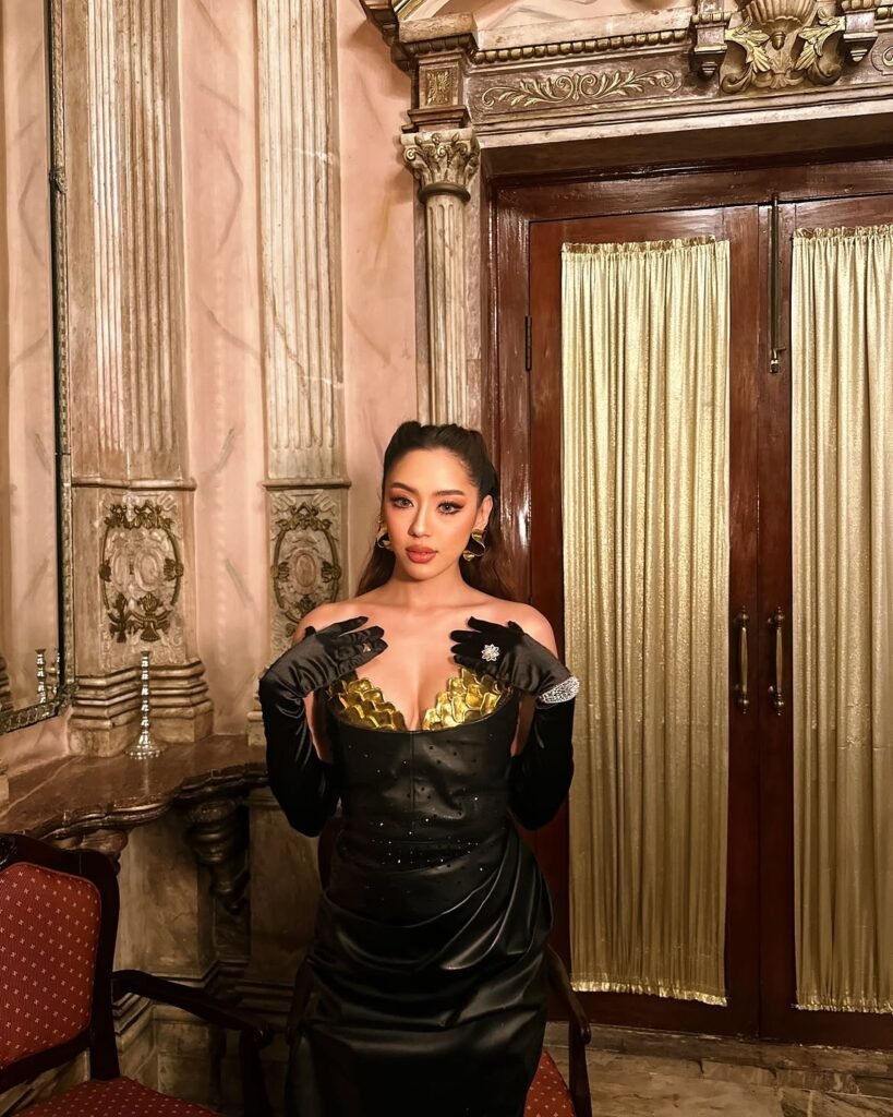 Anna Sharma-glam-Catwoman-Walked-the-runway-for-rhinoleathers