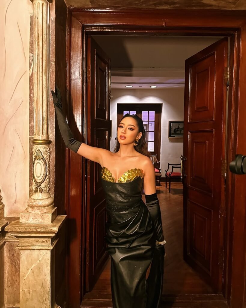 Anna Sharma-glam-Catwoman-Walked-the-runway-for-rhinoleathers