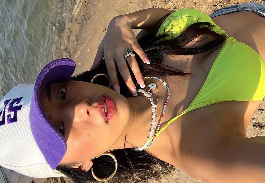 Anna Sharma in bikini photo