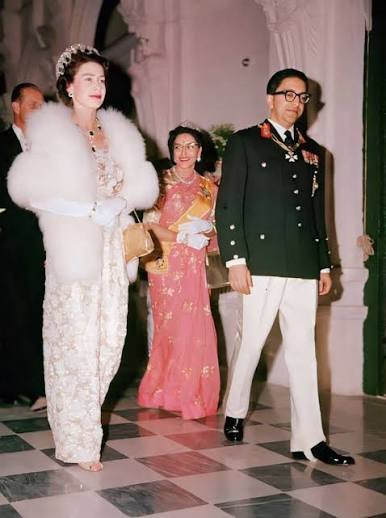 King Mahendra with queen Elizabeth