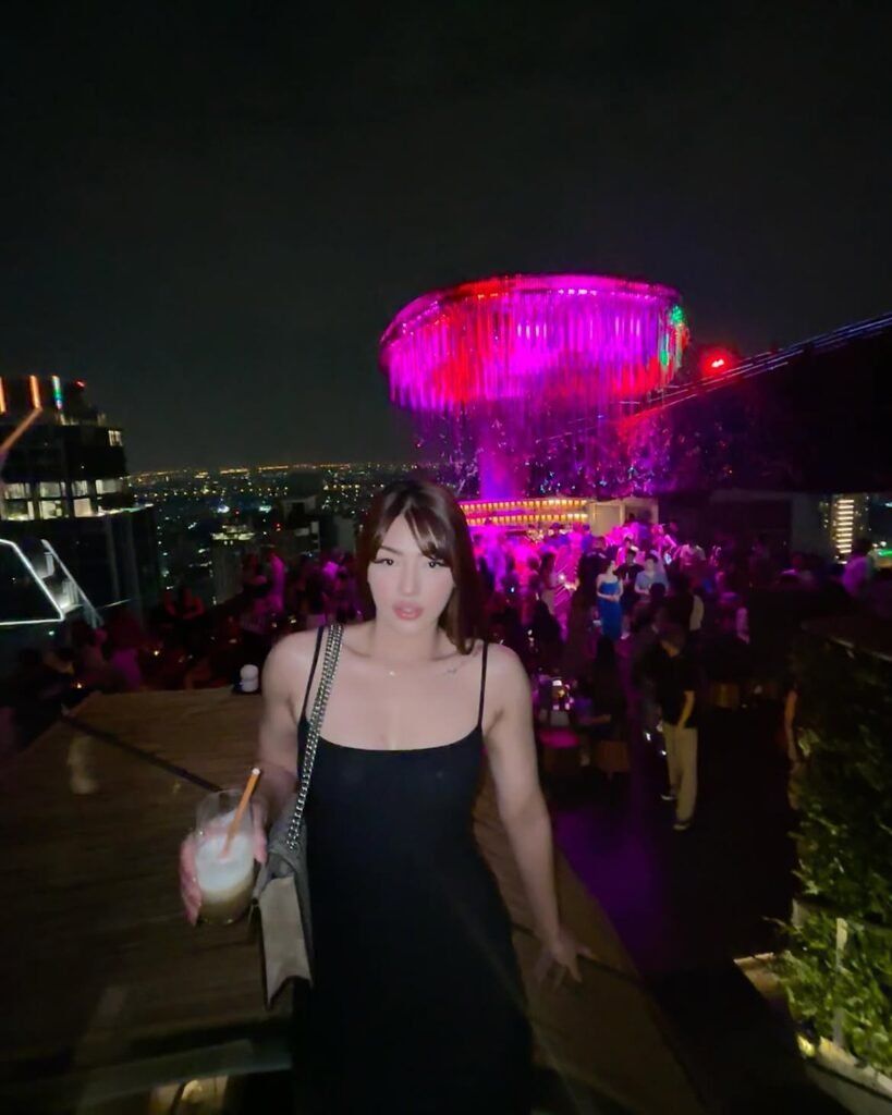 Samragyee shah at festival night life (6)