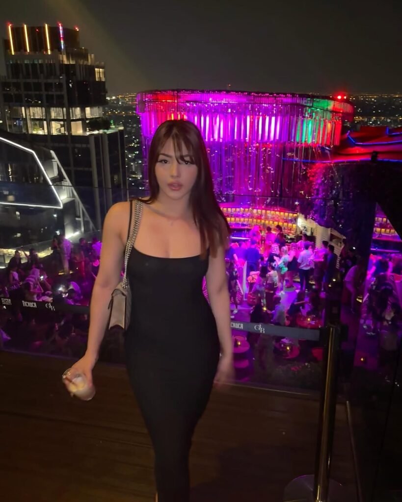Samragyee shah at festival night life (7)